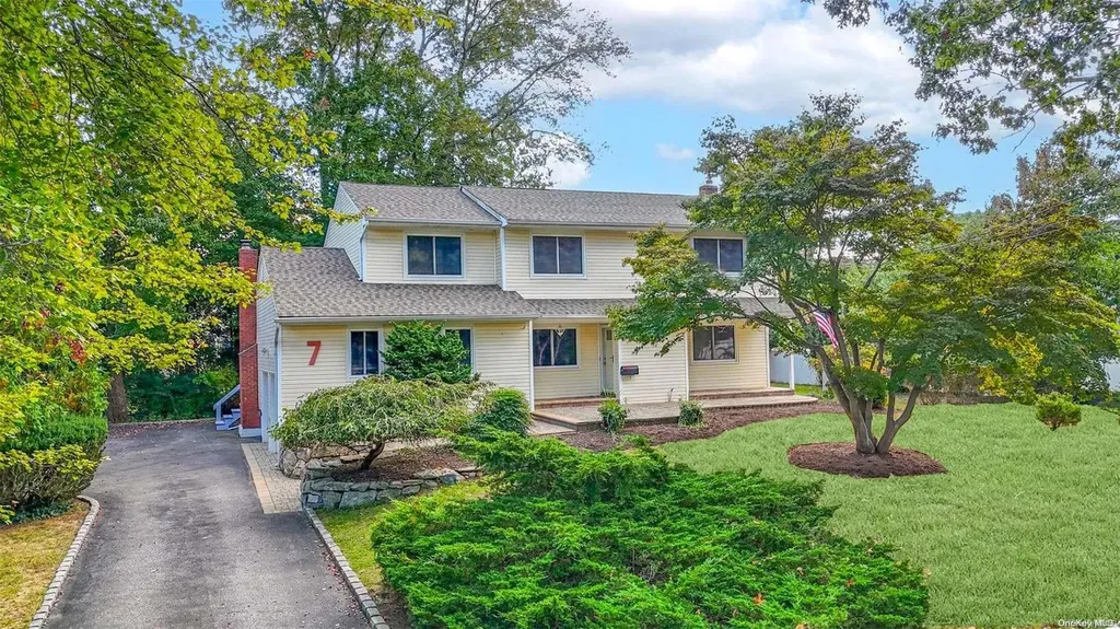 7 Platt Avenue Smithtown NY 11787
