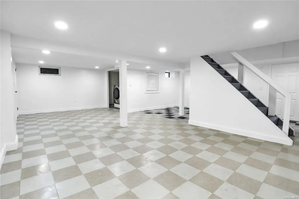 7 Platt Avenue Smithtown NY 11787