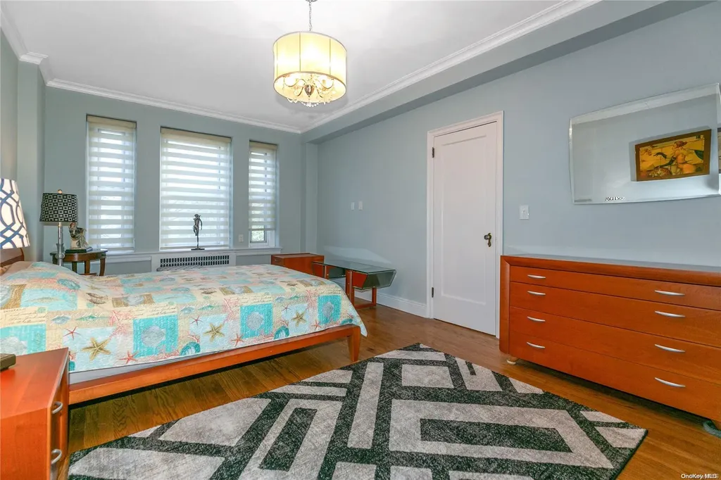 8 Barstow Road Great Neck NY 11021