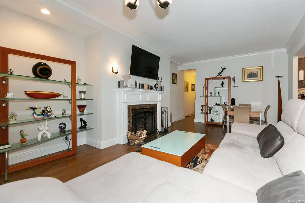 8 Barstow Road Great Neck NY 11021