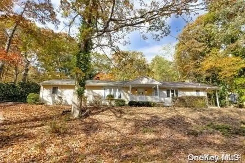 10 Gerald Street Wading River NY 11792