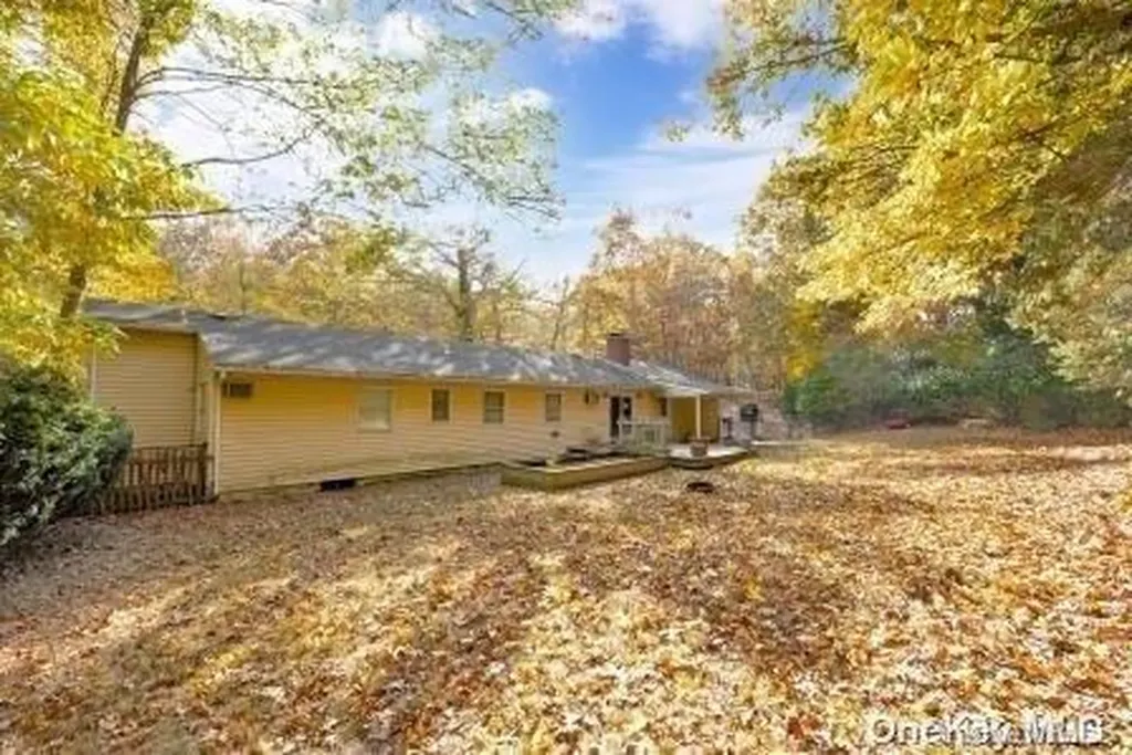 10 Gerald Street Wading River NY 11792