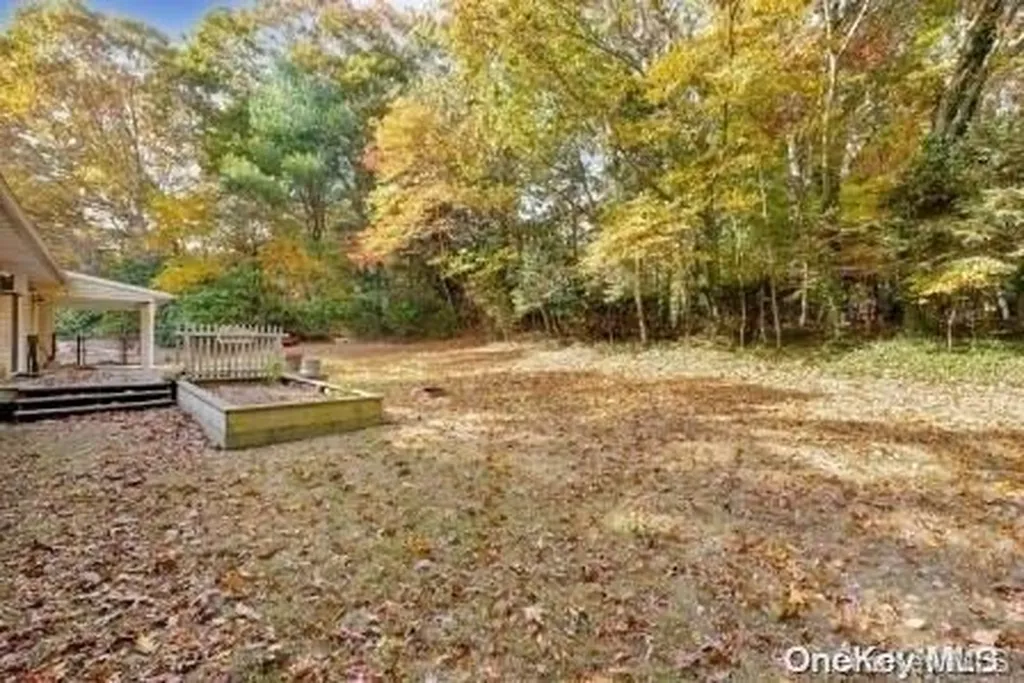 10 Gerald Street Wading River NY 11792