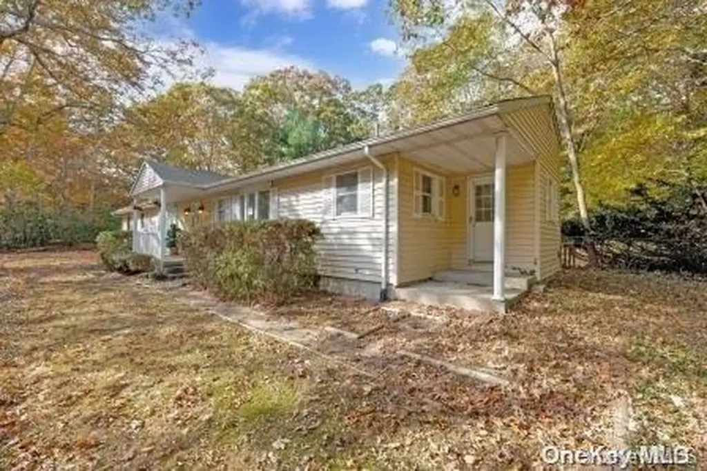 10 Gerald Street Wading River NY 11792