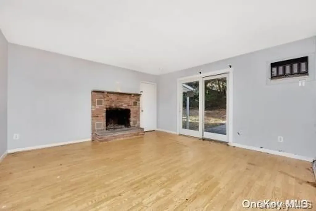 10 Gerald Street Wading River NY 11792
