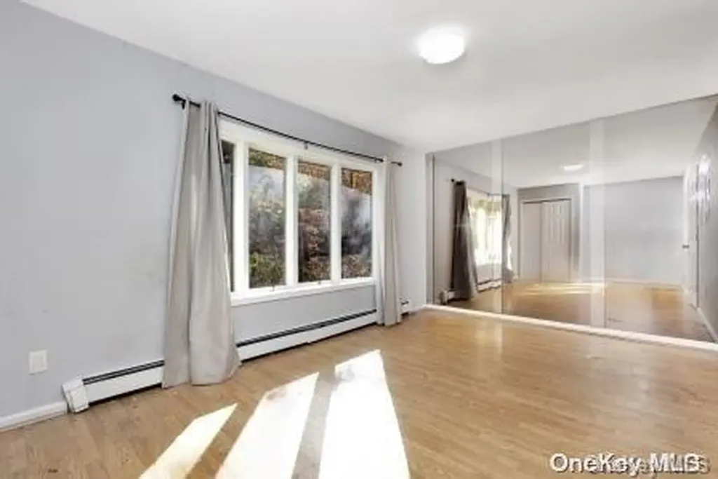 10 Gerald Street Wading River NY 11792