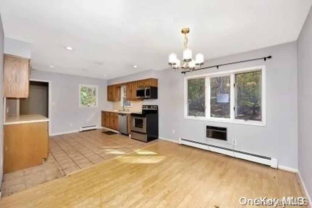 10 Gerald Street Wading River NY 11792