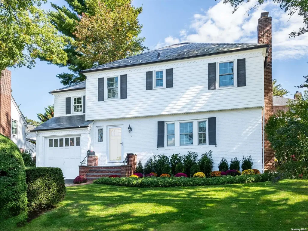 22 Shorehaven Lane Manhasset NY 11030