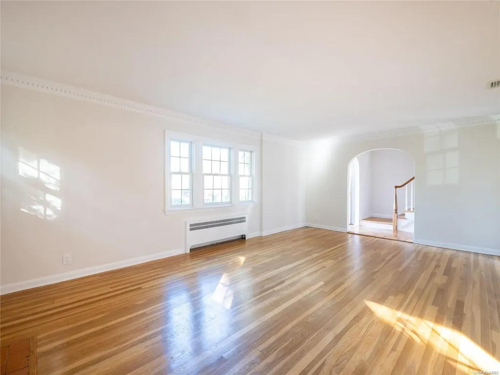 22 Shorehaven Lane Manhasset NY 11030