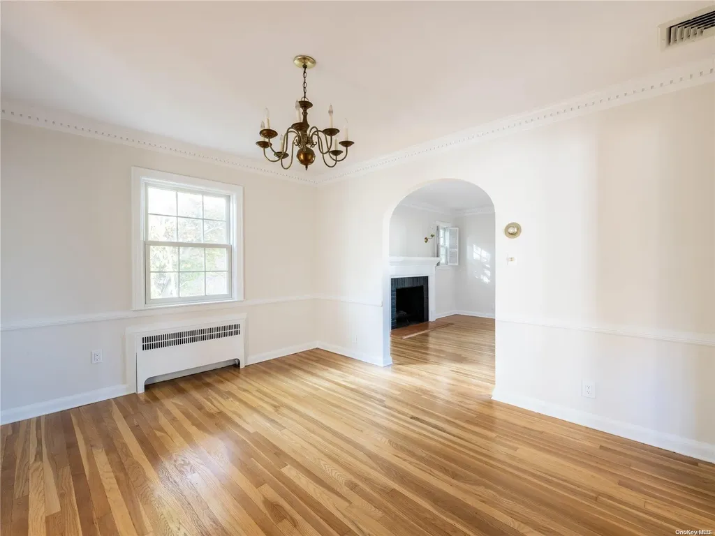22 Shorehaven Lane Manhasset NY 11030