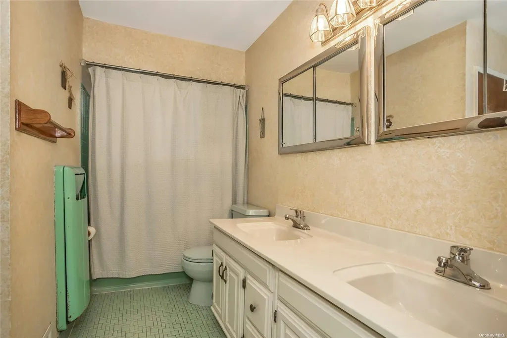 167 N Marginal Road Jericho NY 11753