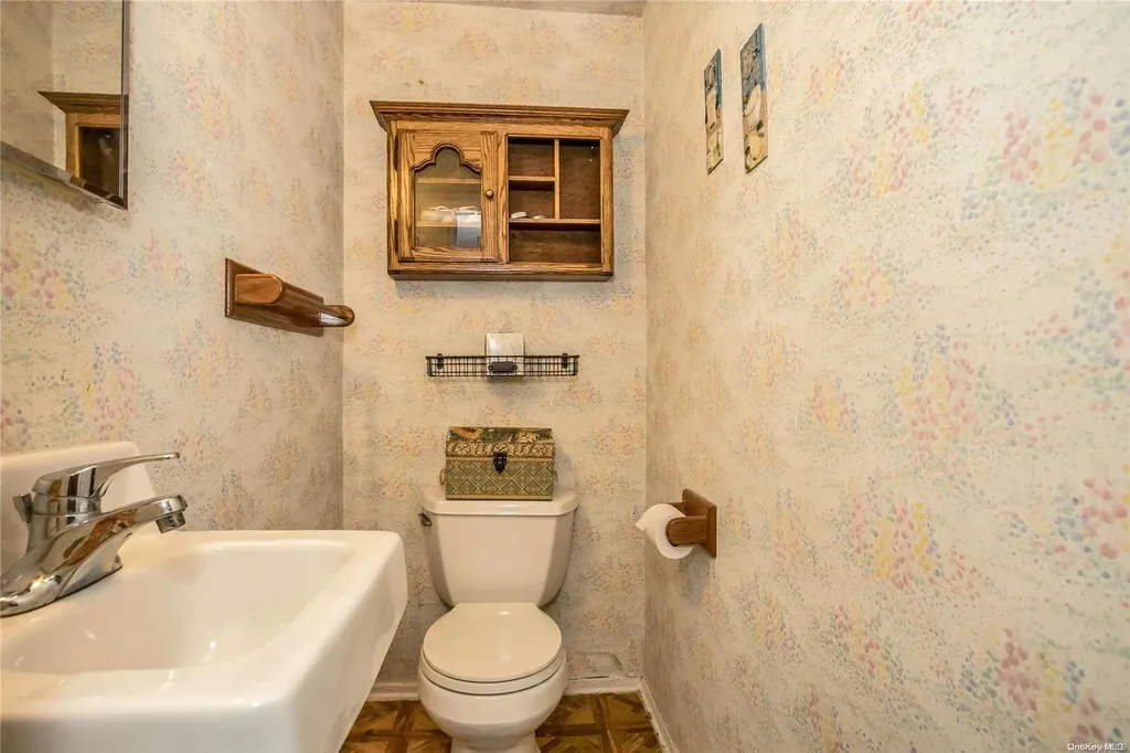 167 N Marginal Road Jericho NY 11753