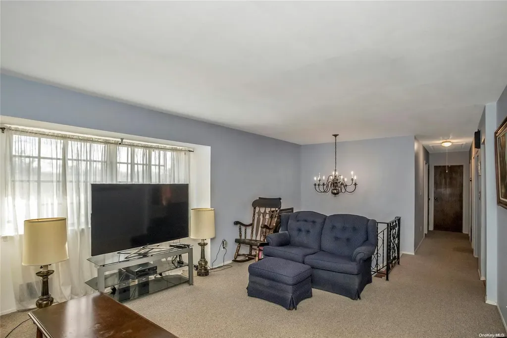 167 N Marginal Road Jericho NY 11753