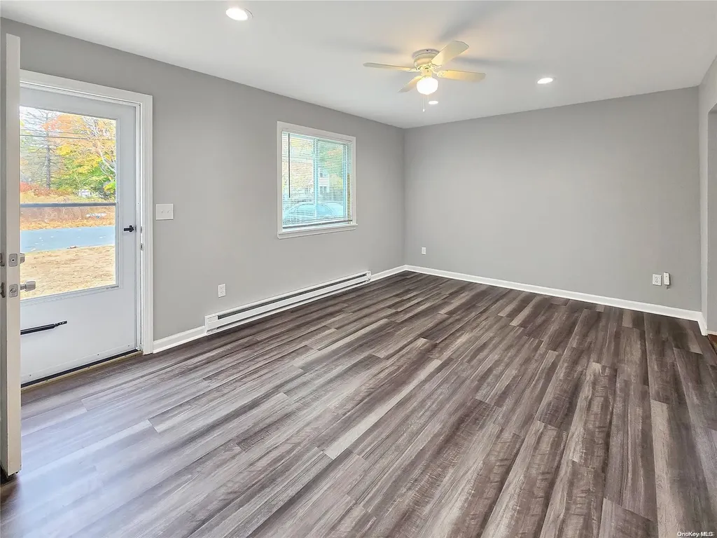 662 Hoffman Avenue Bellport NY 11713