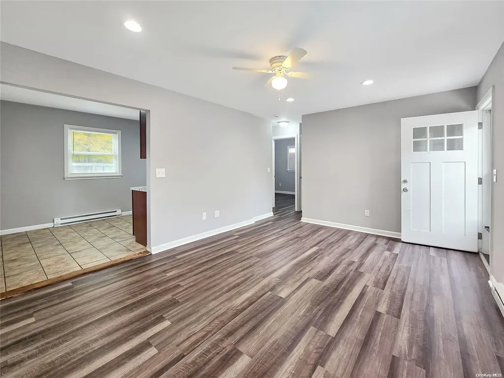 662 Hoffman Avenue Bellport NY 11713