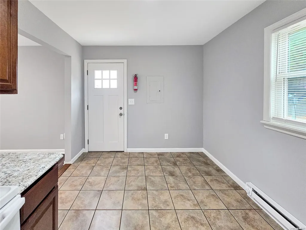 662 Hoffman Avenue Bellport NY 11713