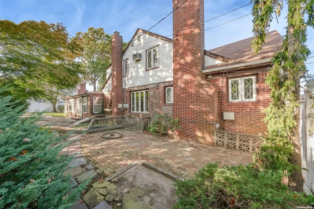 95 E Shore Drive Massapequa NY 11758