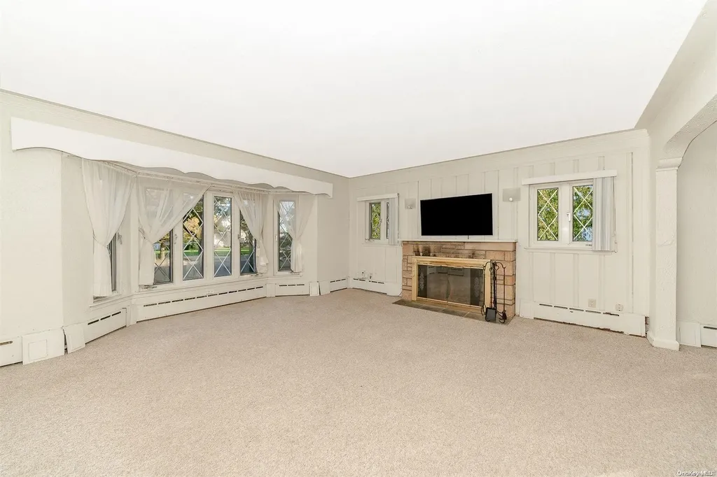 95 E Shore Drive Massapequa NY 11758