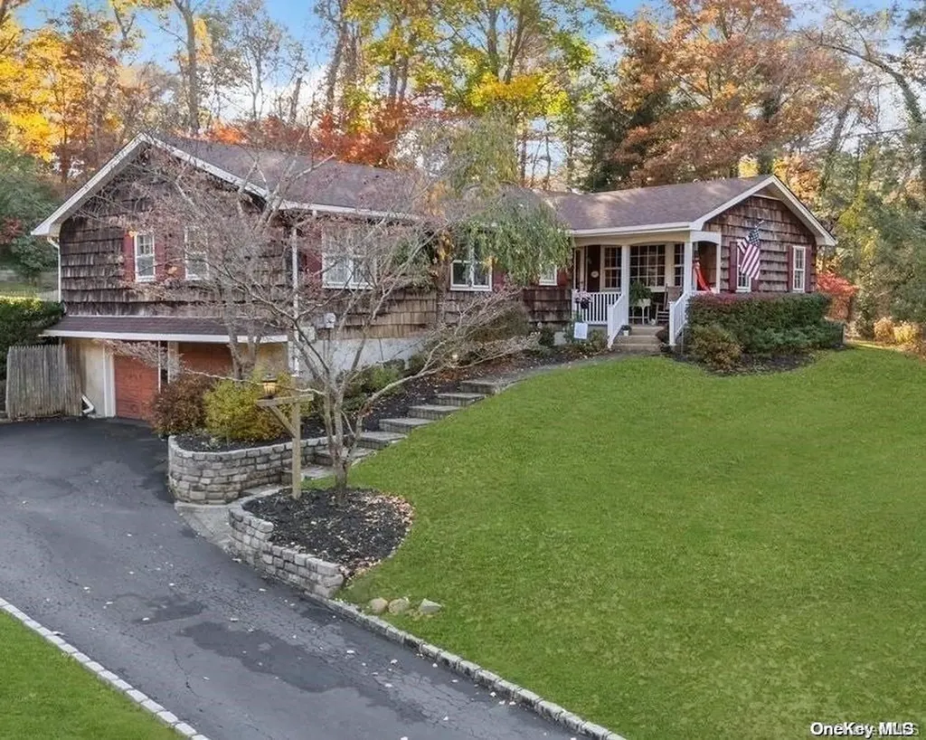 4 Tween Court Saint James NY 11780