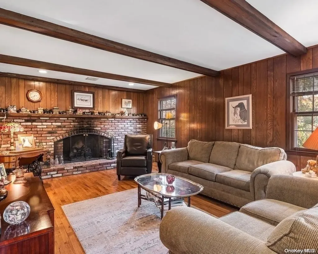 4 Tween Court Saint James NY 11780