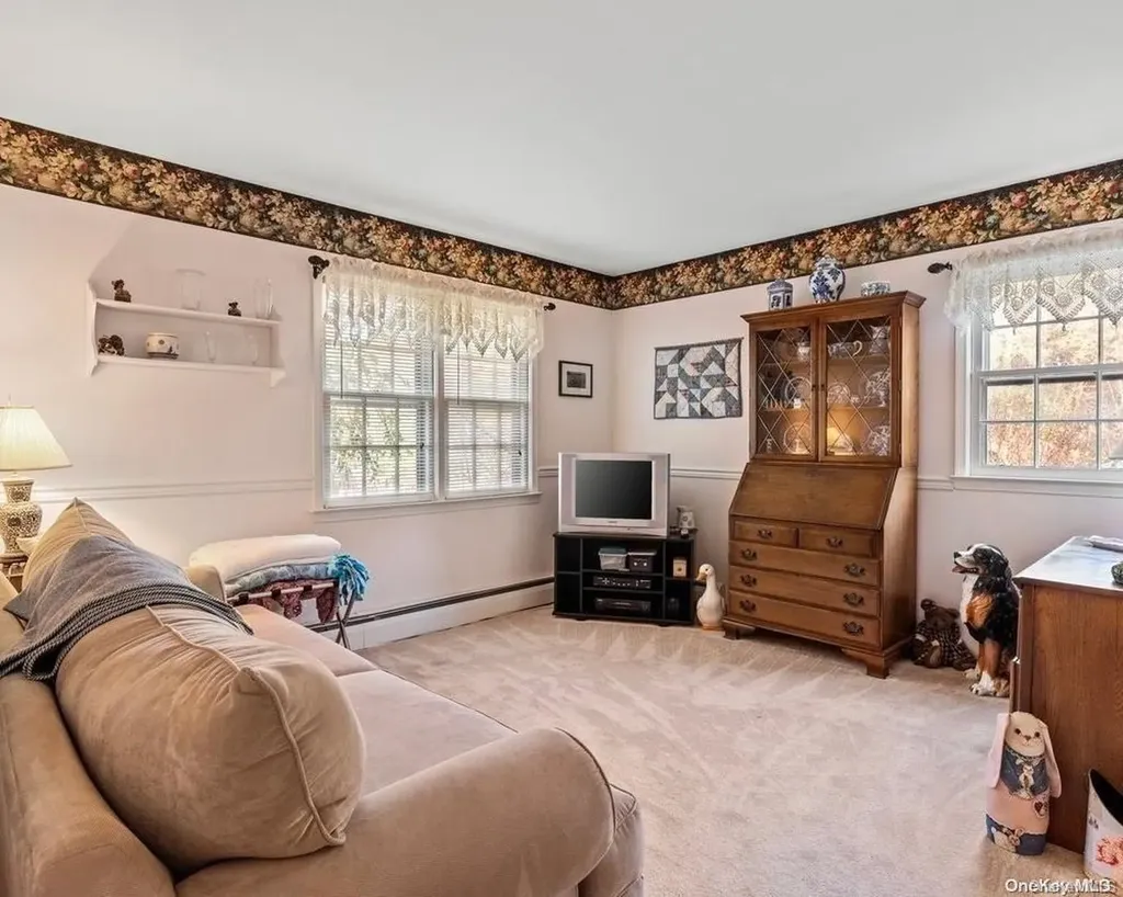 4 Tween Court Saint James NY 11780