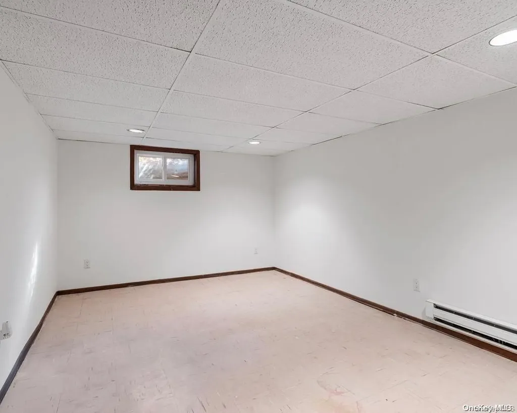 4 Tween Court Saint James NY 11780