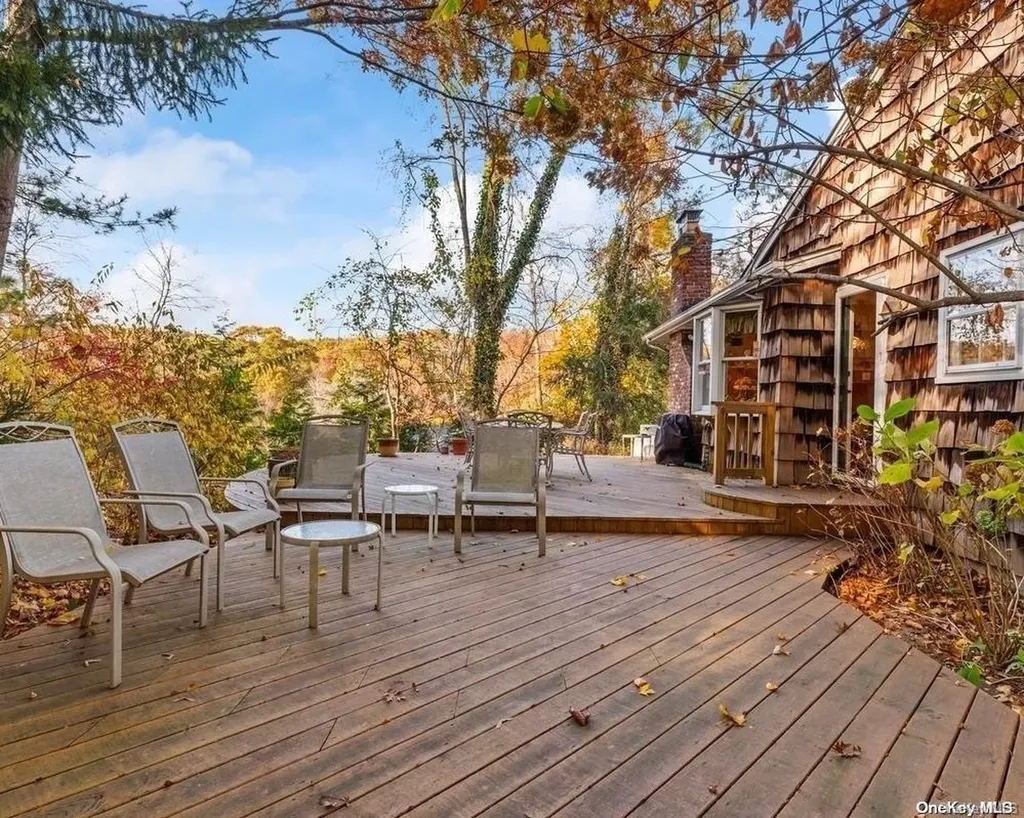 4 Tween Court Saint James NY 11780