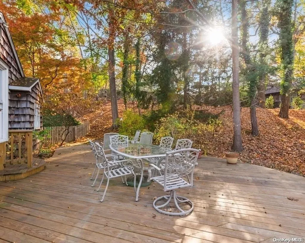 4 Tween Court Saint James NY 11780