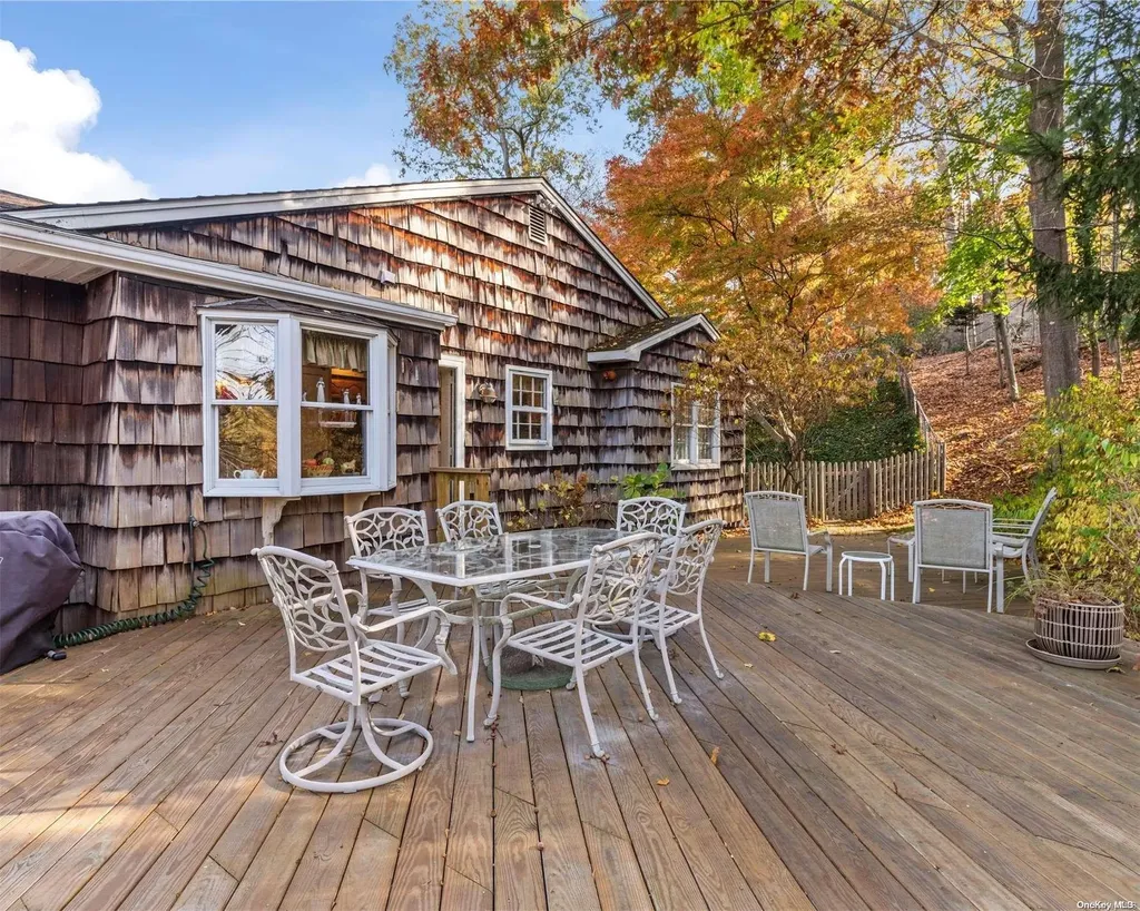 4 Tween Court Saint James NY 11780
