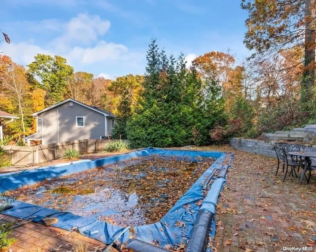 4 Tween Court Saint James NY 11780
