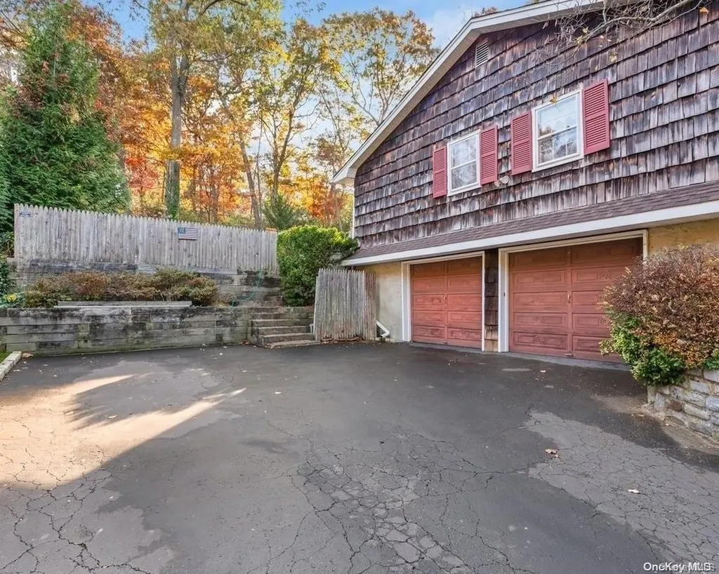 4 Tween Court Saint James NY 11780