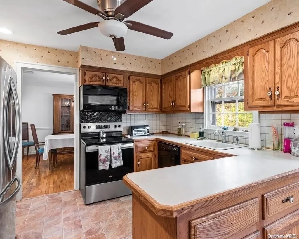 4 Tween Court Saint James NY 11780