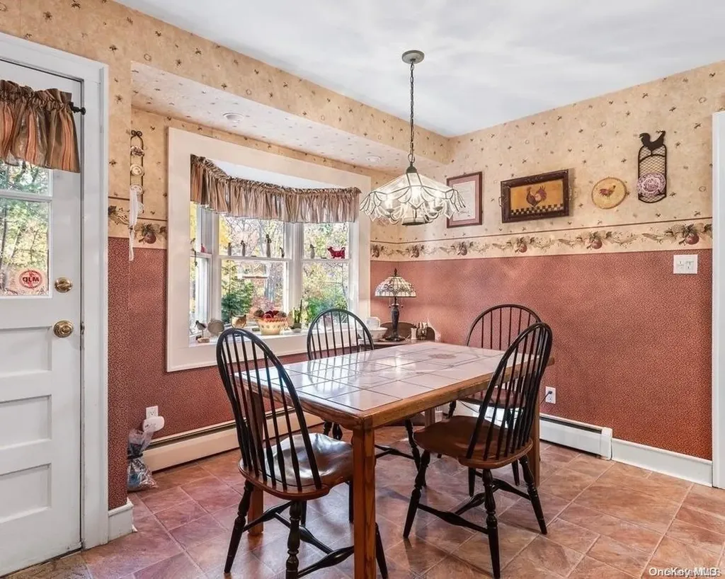 4 Tween Court Saint James NY 11780