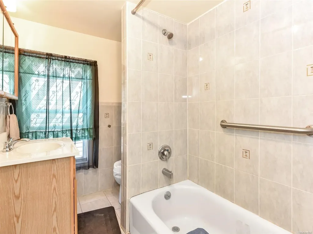 65 Raynor Street Freeport NY 11520