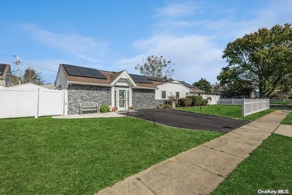 27 Wilson Lane Bethpage NY 11714