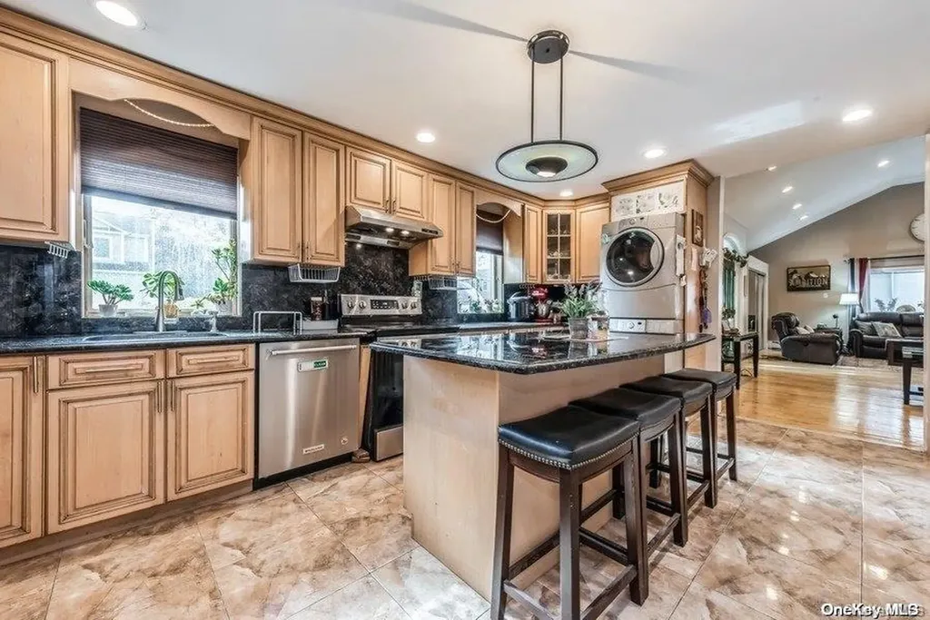 27 Wilson Lane Bethpage NY 11714