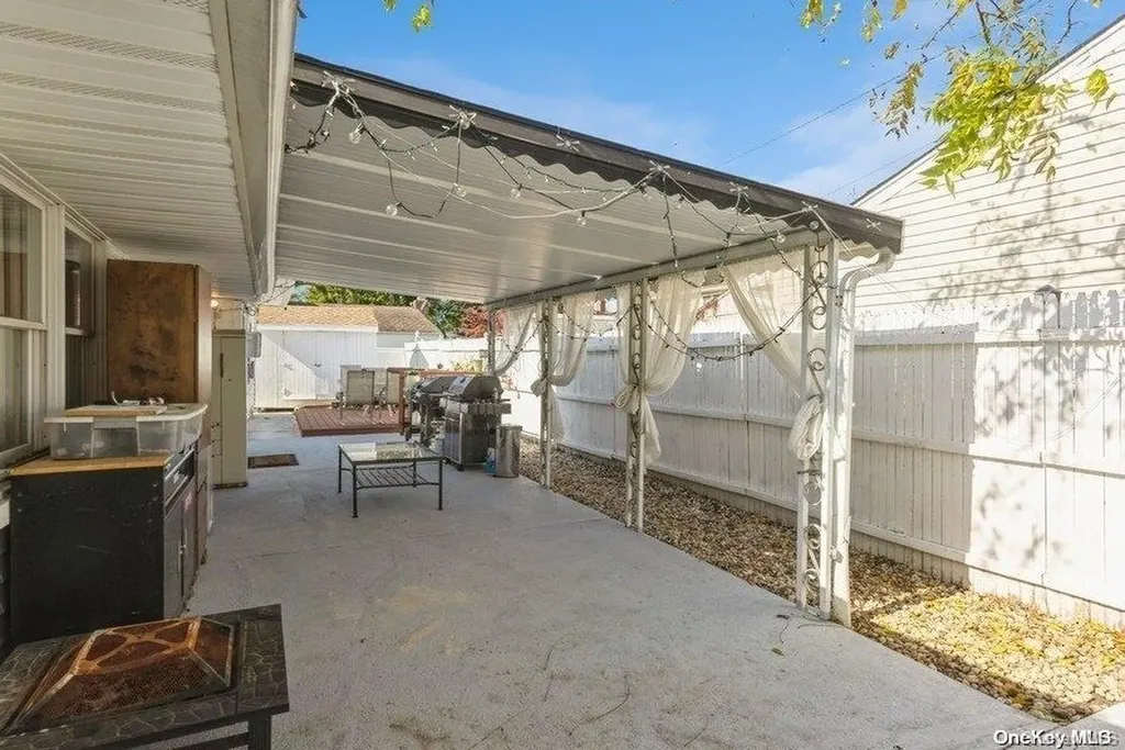 27 Wilson Lane Bethpage NY 11714