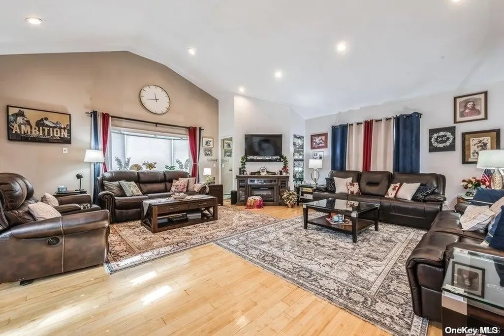 27 Wilson Lane Bethpage NY 11714