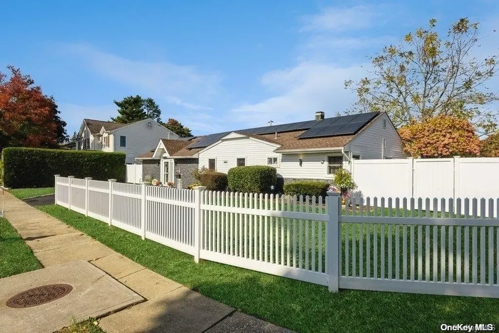 27 Wilson Lane Bethpage NY 11714