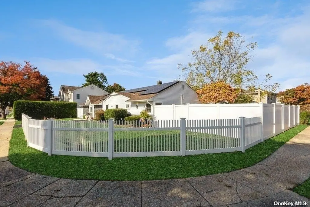 27 Wilson Lane Bethpage NY 11714