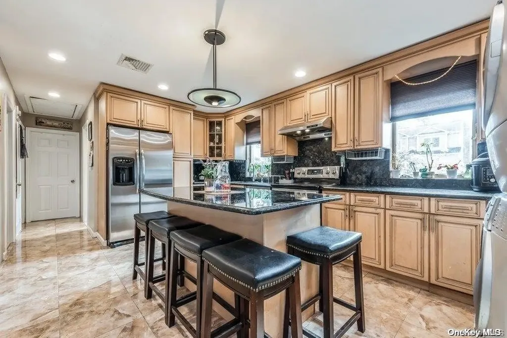 27 Wilson Lane Bethpage NY 11714