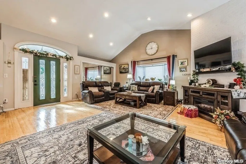 27 Wilson Lane Bethpage NY 11714
