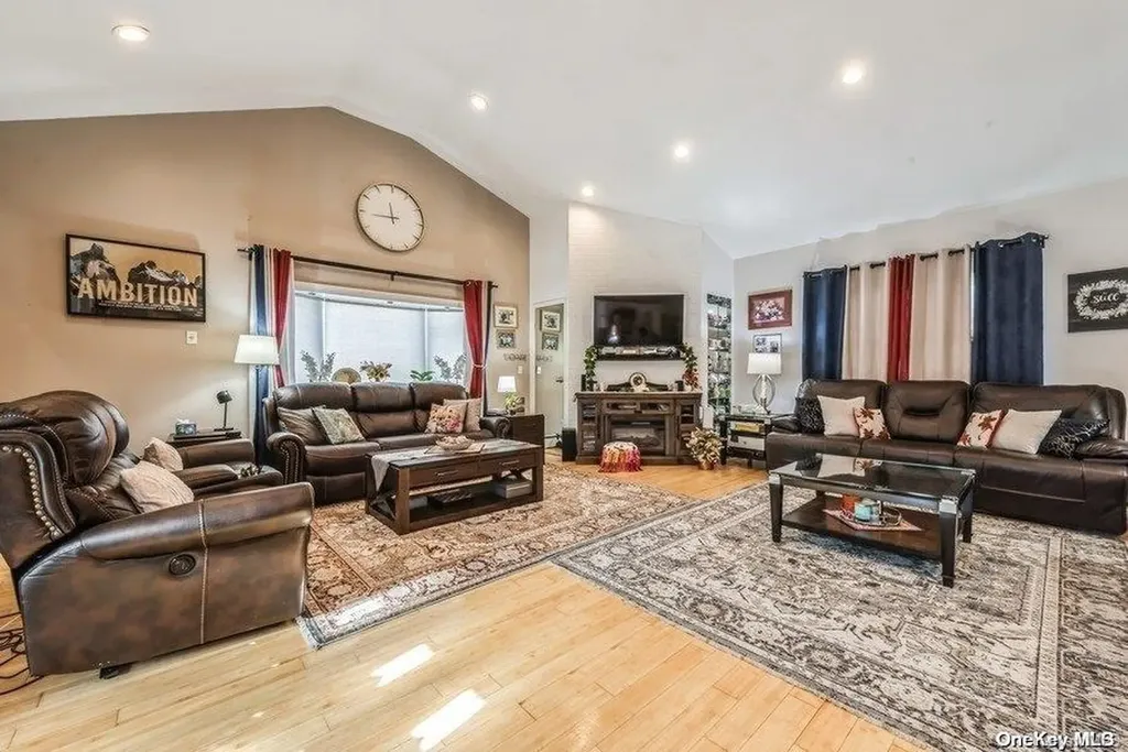 27 Wilson Lane Bethpage NY 11714