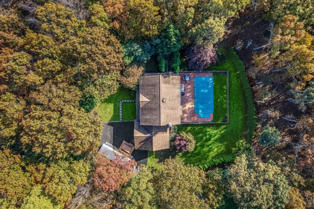 67 Straight Path Southampton NY 11968