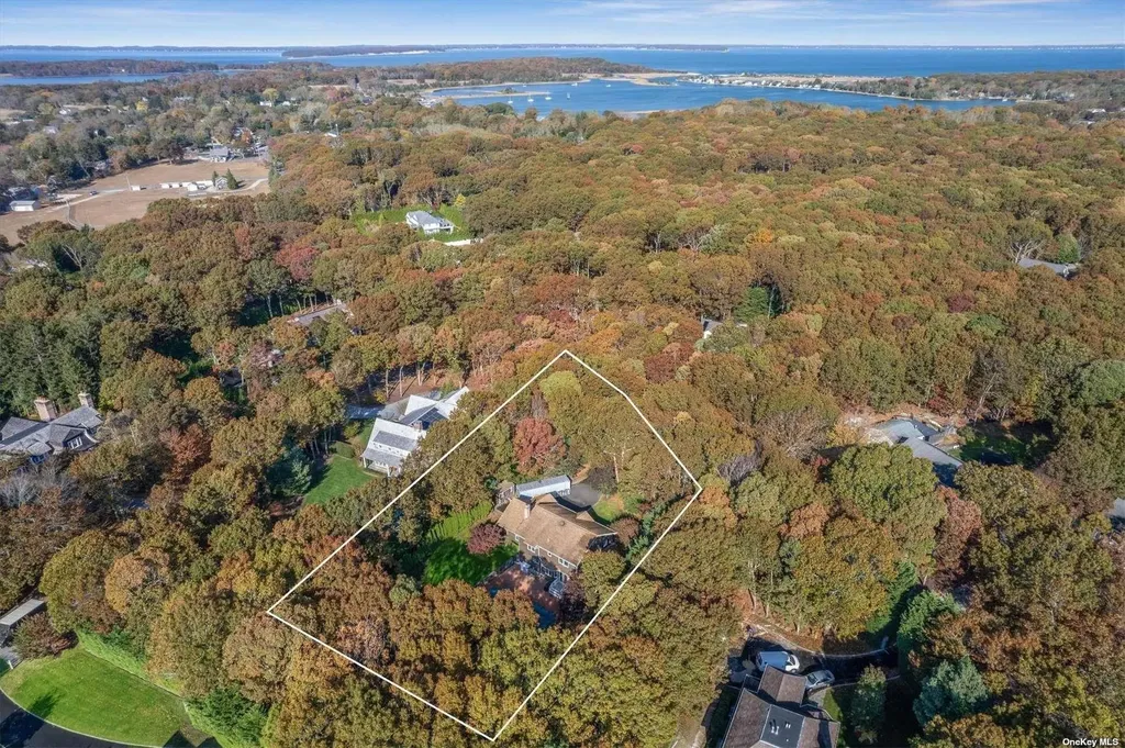 67 Straight Path Southampton NY 11968