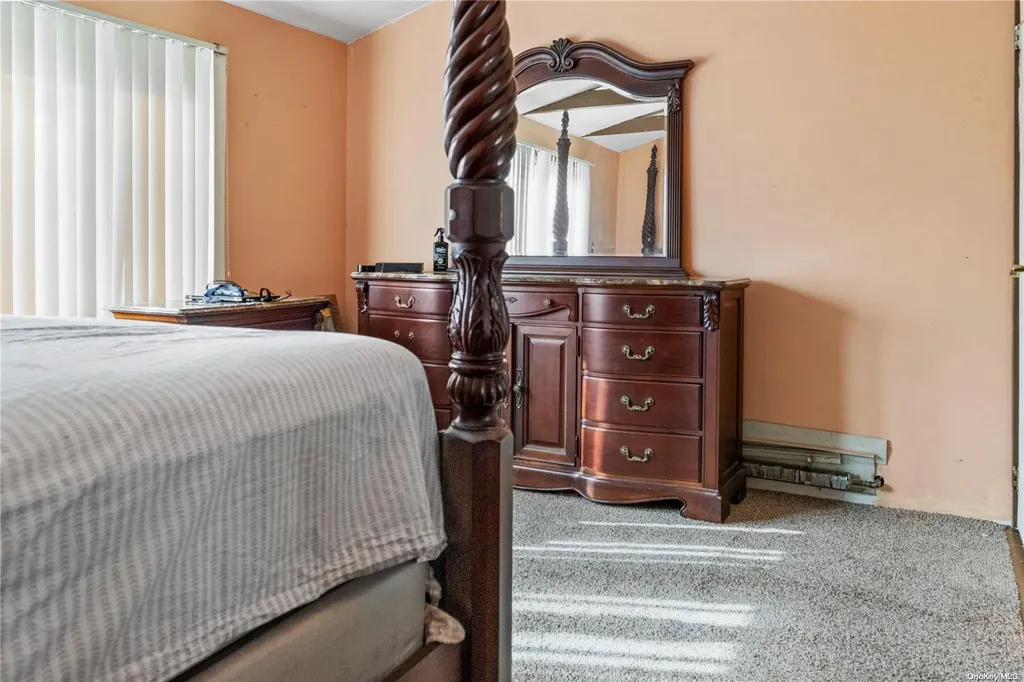 12 Hale Lane Coram NY 11727