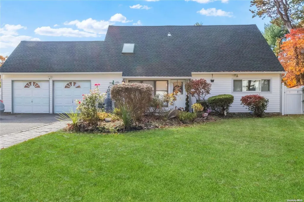 12 Hale Lane Coram NY 11727