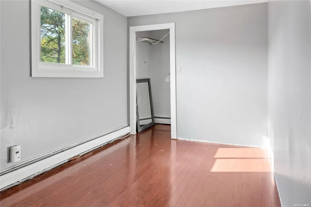 12 Hale Lane Coram NY 11727
