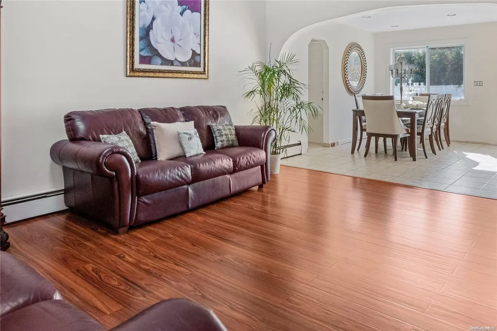 12 Hale Lane Coram NY 11727