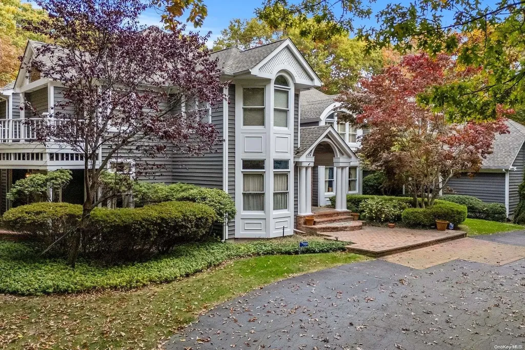 10 E Gate Lane Setauket NY 11733